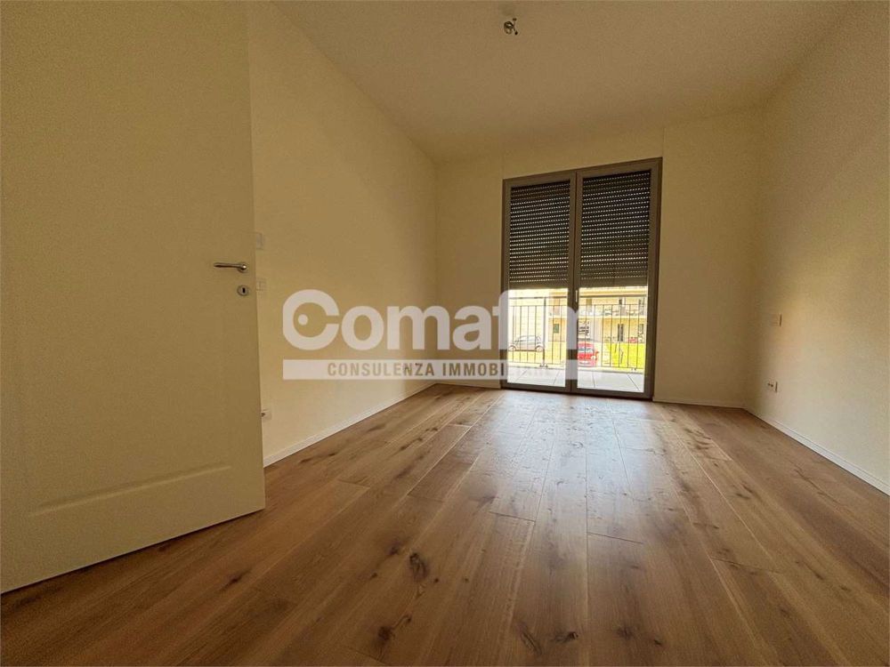 Chiasso : 2.5 locali al 1°P - Moderno con terrazzo - Bild 11