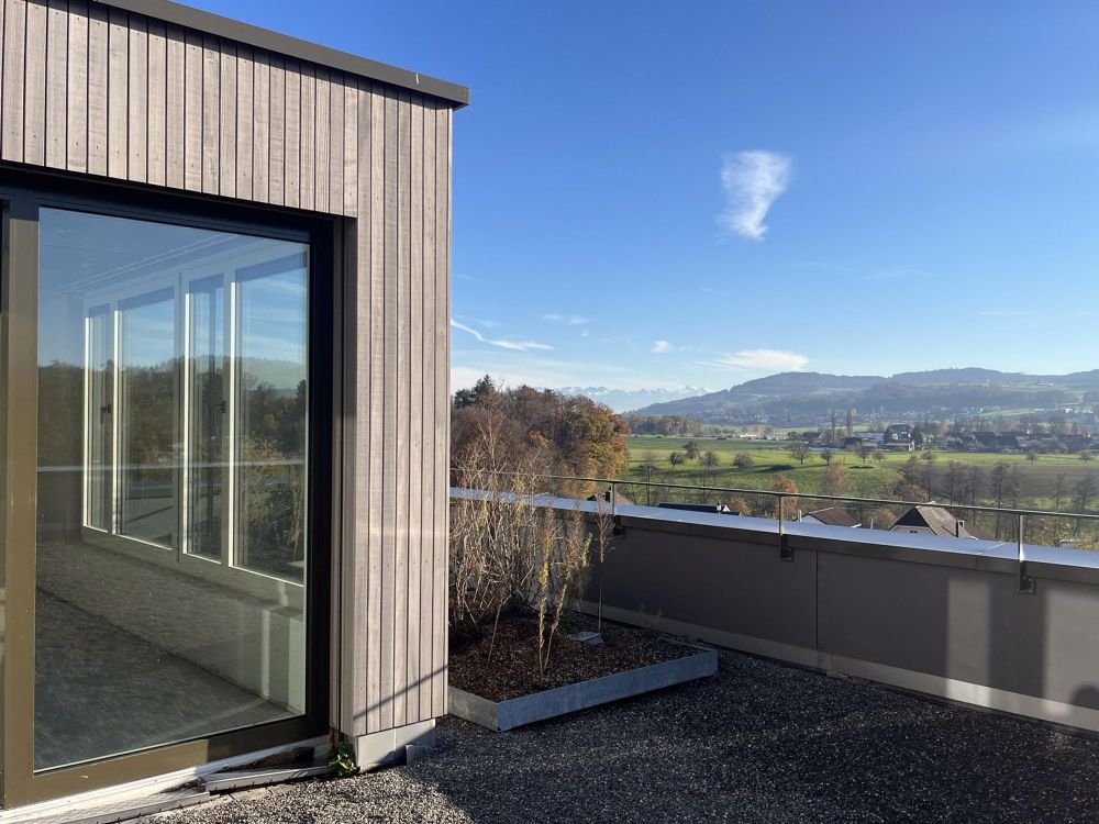 Attikawohnung mit grosser Terrasse inkl. zwei Tiefgaragenparkplätzen an ruhiger Lage. - Bild 13