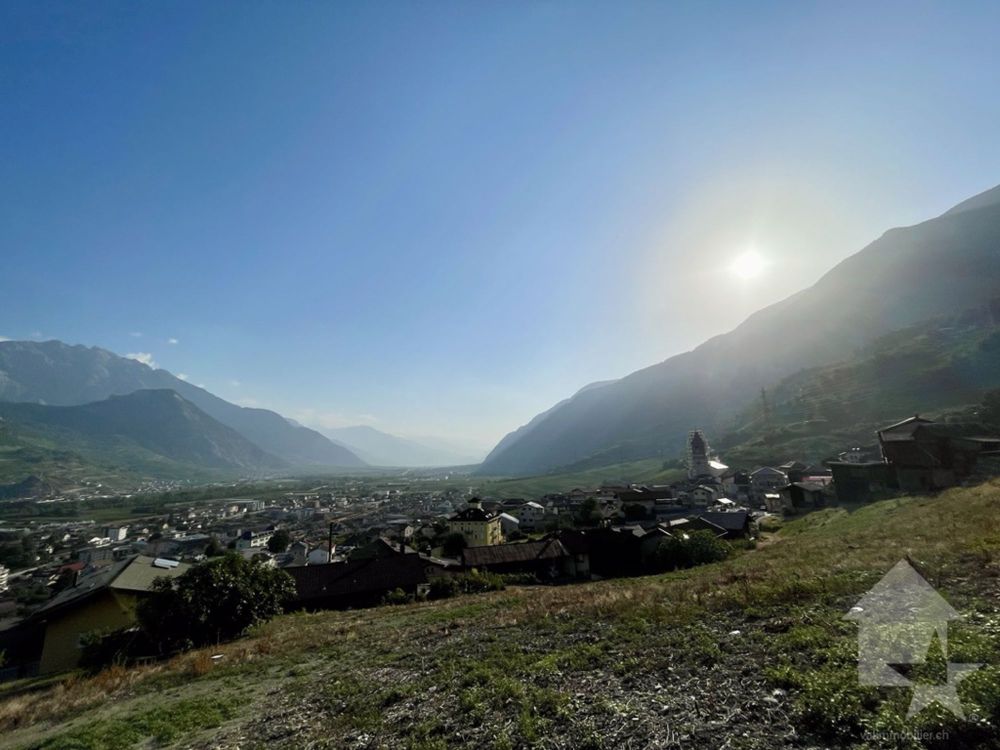 Appartement 4,5 Zimmer mit 128m2 und Garten von 132m2 und 2 Parkplätzen - Bild 2