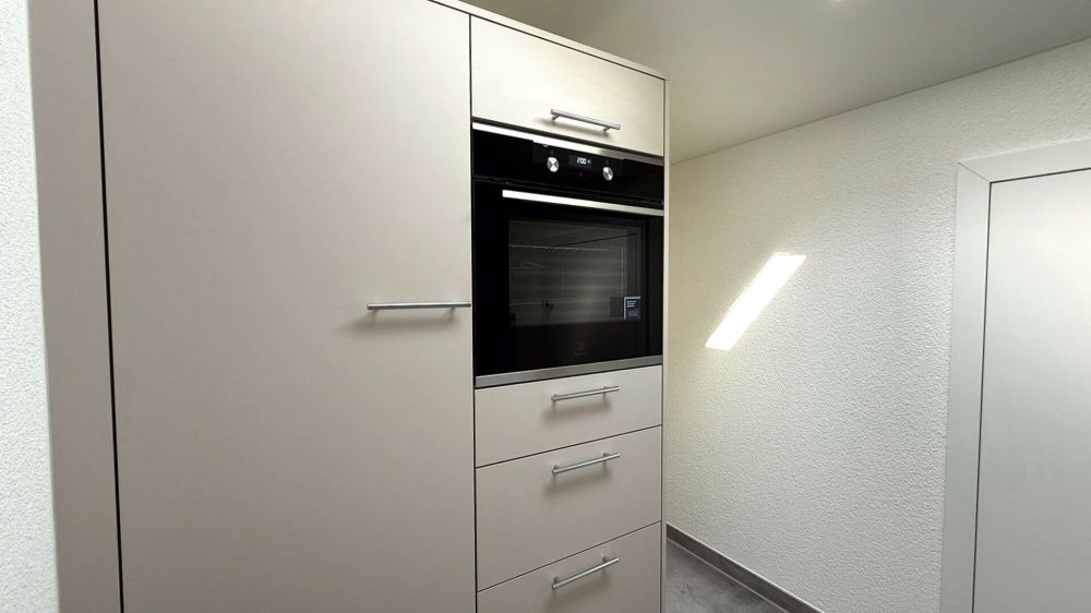 Sanierte 2.5 Zimmer Dachwohnung an urbaner Lage - Bild 4