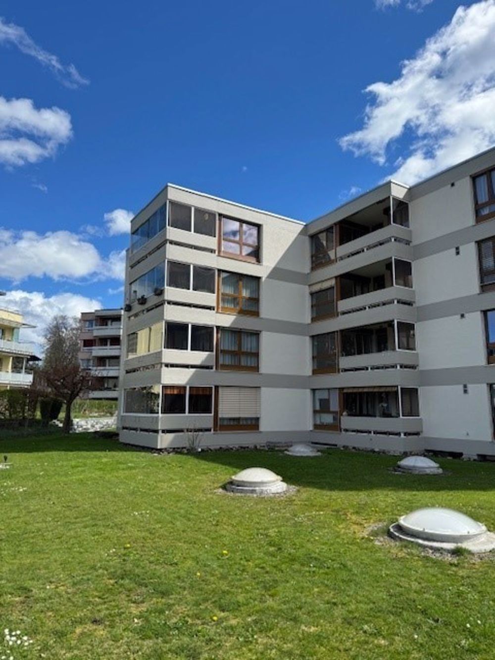 Erstvermietung nach Sanierung / 4 -Zimmerwohnung im ruhigen Quartier - Haus