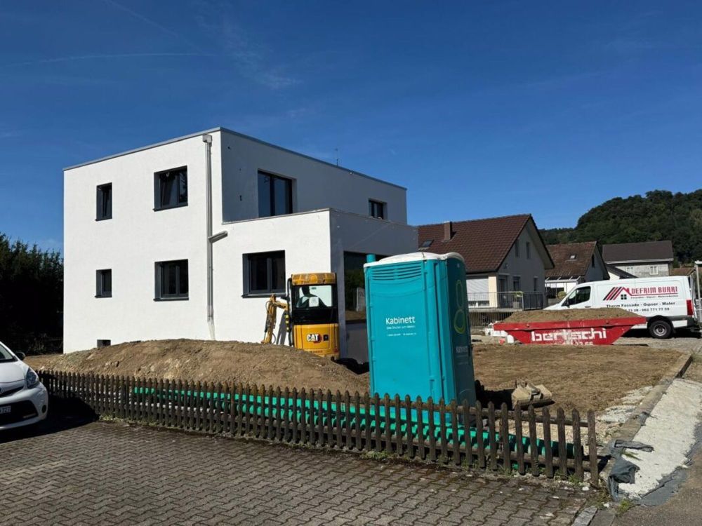 Modernisiertes 5.5-Zimmer Einfamilienhaus in Zentrumsnähe - Westfassade