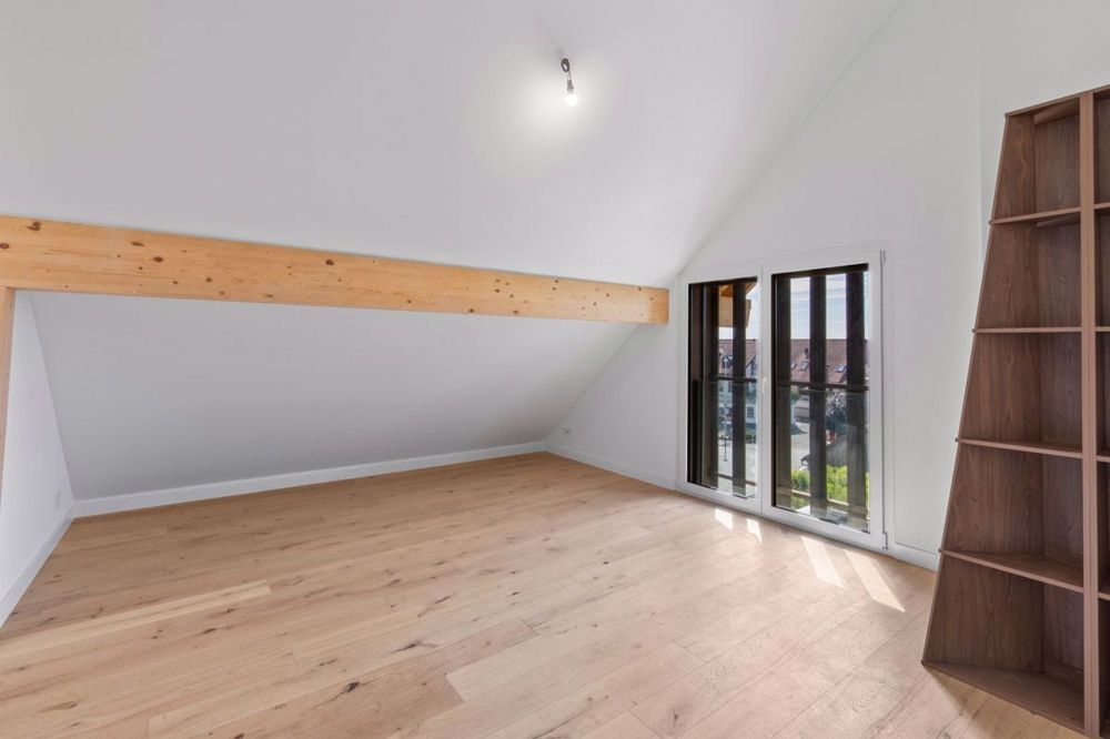 Eleganz von einst und moderner Komfort für diese 4,5-Zimmer-Wohnung in einem denkmalgeschützten Gebäude - Bild 5
