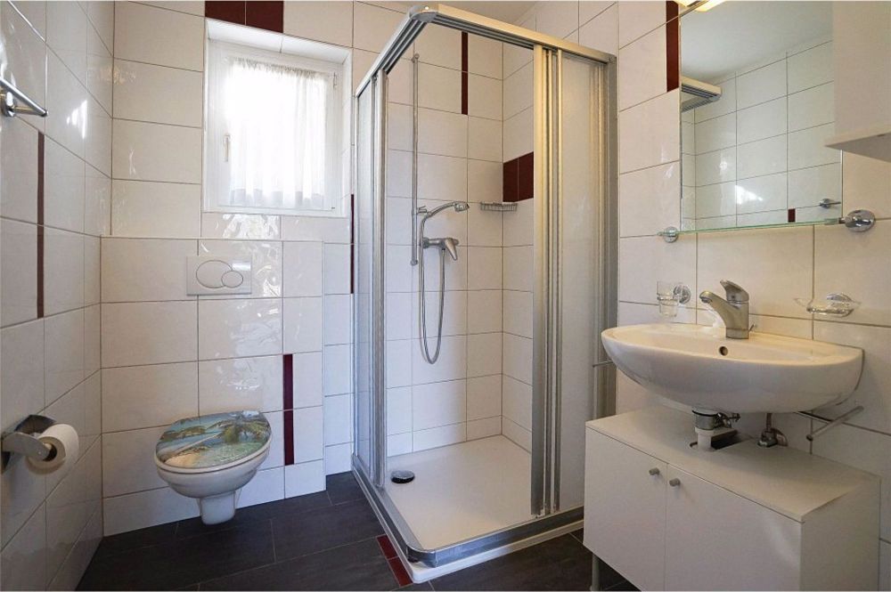 Zweifamilienhaus mit Studio und tollem Garten - Bild 11
