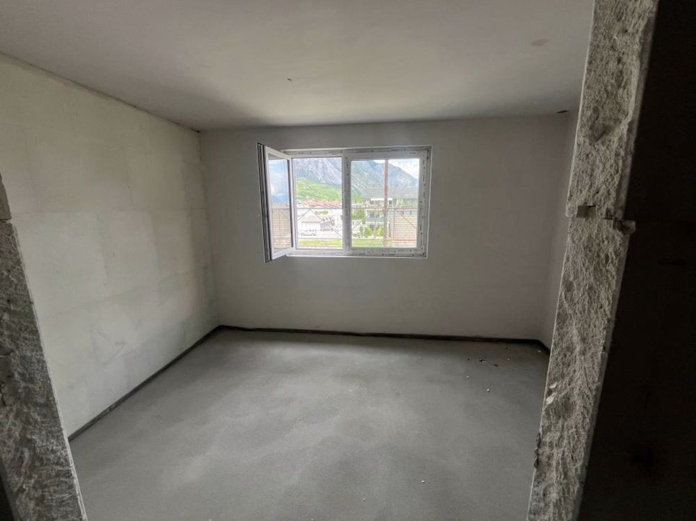 Superbe appartement neuf de 3.5 pièces au dernier étage neuf avec vue panoramique sur les Alpes et le château médiéval - Bild 4