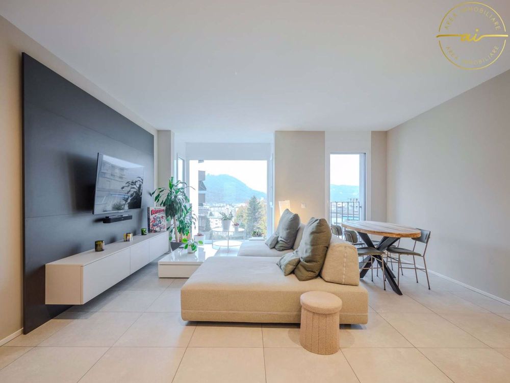 Attico von 3.5 Zimmern mit hohem Standard, komplett möbliert in Vacallo - Bild 1