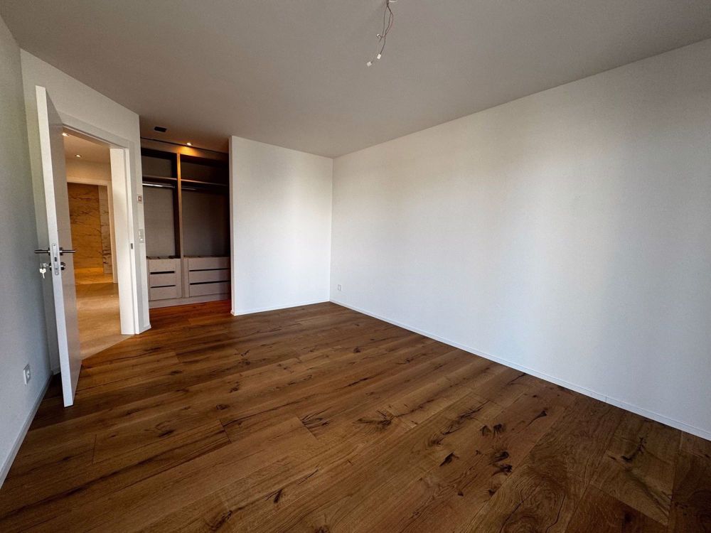 NEUBAU: Modernes 6.5-Zimmer-Doppeleinfamilienhaus im Minergie-Standard - Bild 10