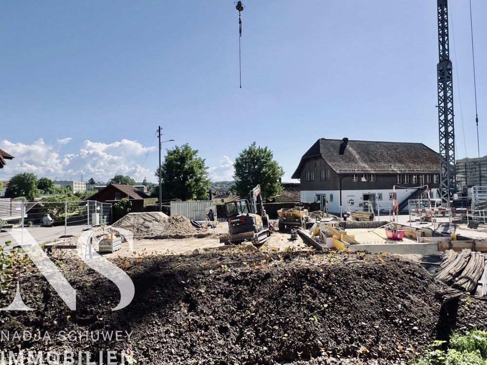 Neues Wohnen im alten Dorfkern - 4.5 Zimmer-Duplexwohnung 1. OG - Bild 1