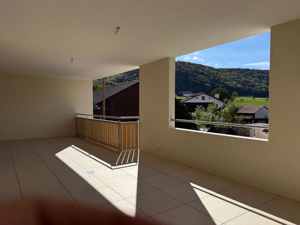 Bezugsbereite und grosszügige Eigentumswohnung - Terrasse