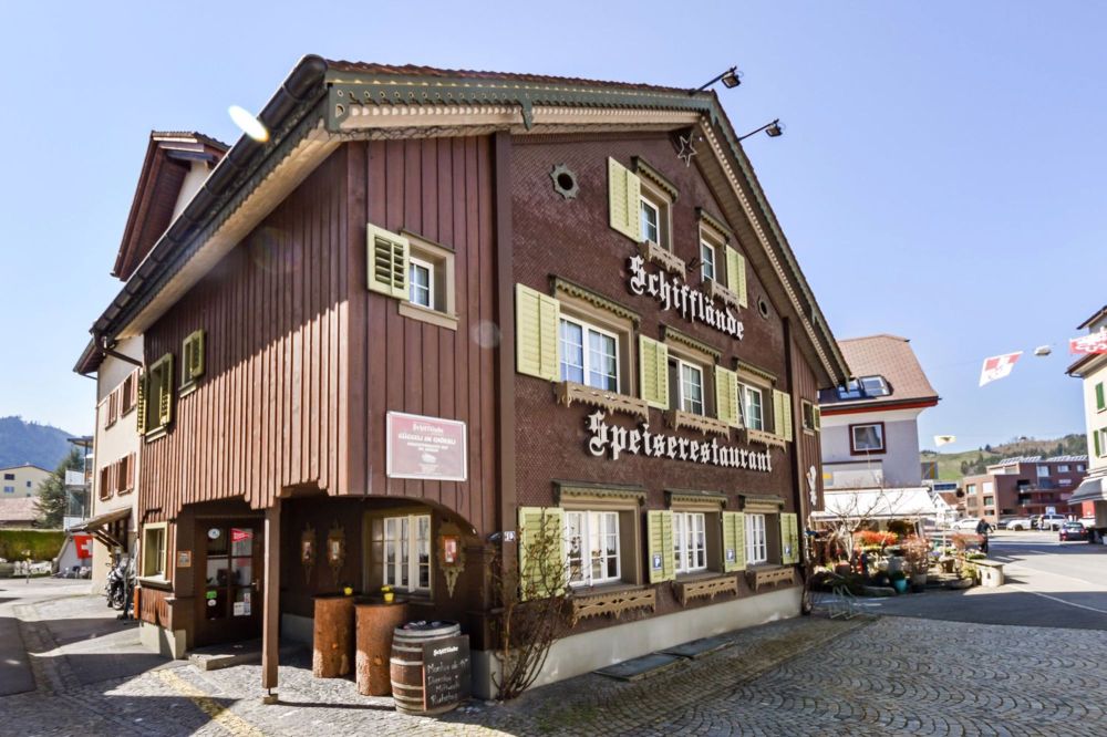 Wohn- und Gasthaus im Zentrum von Einsiedeln mit attraktiver Rendite - Bild 2