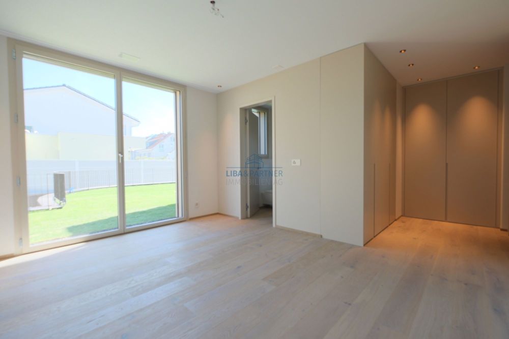 Exklusive Neubauwohnung - 170m² Garten und luxuriöses Wohnambiente - Zimmer mit Ankleide und one Suite Badezimmer