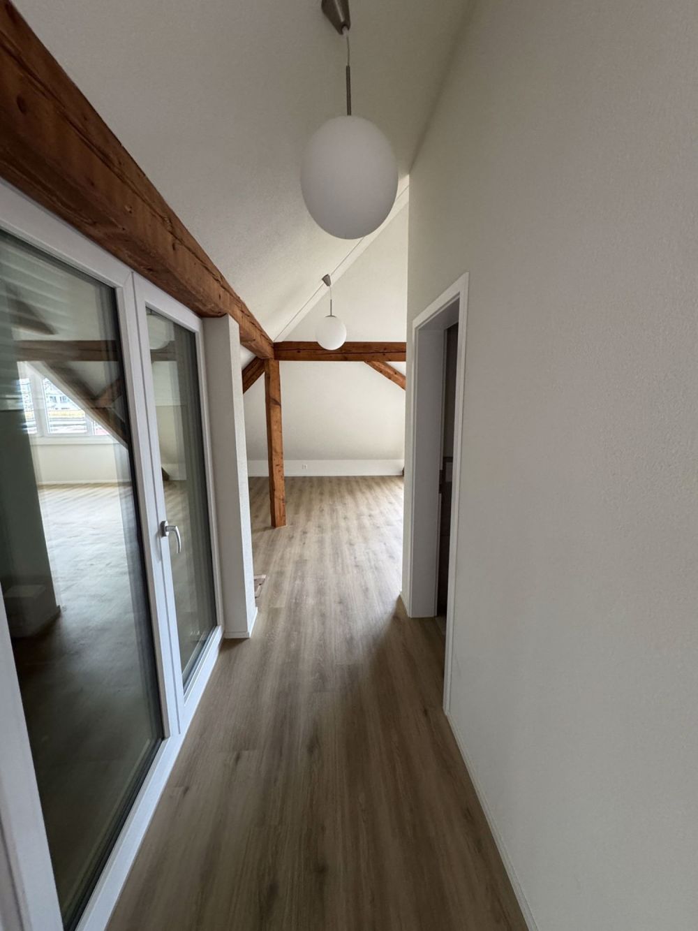 3.5 -Zimmer-Dachwohnung Erstvermietung nach Dachausbau - Bild 5
