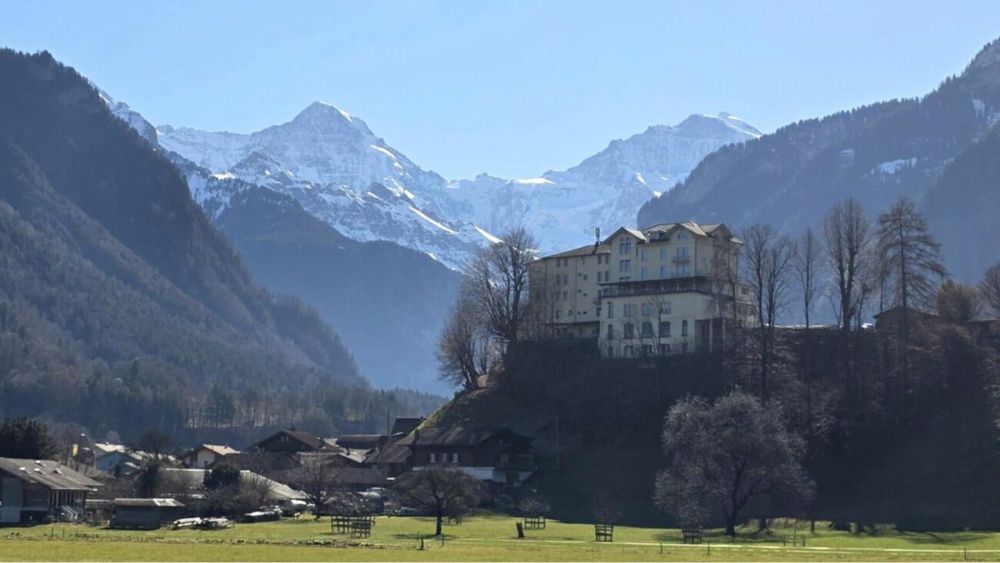 4.5-Zimmerwohnung Nr. 9 mit sonniger Terrasse und zwei Balkonen im Neubau-Mehrfamilienhaus Schönbühl 360° in Wilderswil - Bild 3