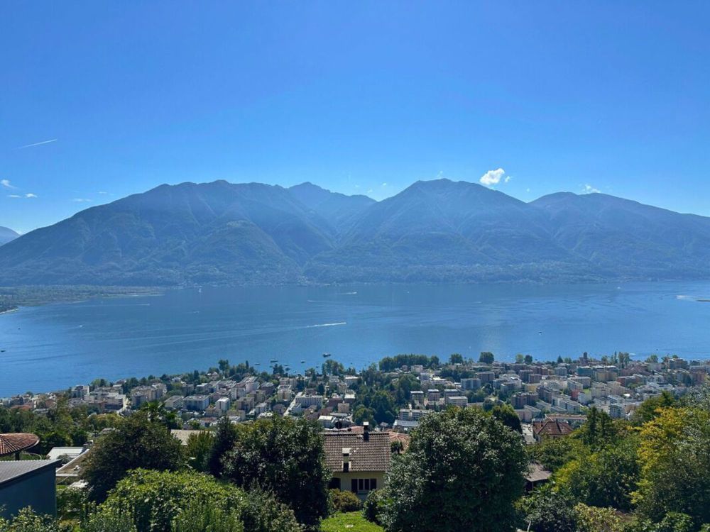 Modernes und prästigeträchtiges 4.5-Zimmer-Apartment mit Terrasse, privatem Garten und atemberaubendem Seeblick - Bild 7