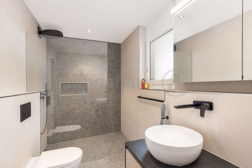 Neubau EFH mit Attika in Bützberg, familiär und modern - Bild 6