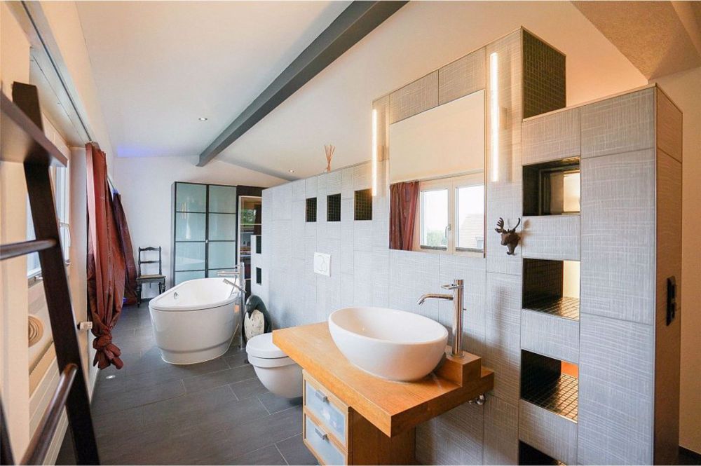 Zweifamilienhaus mit Studio und tollem Garten - Bild 4