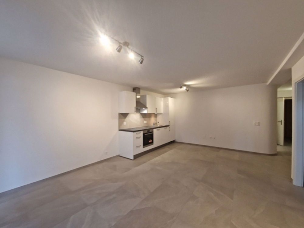 Idéalement situé avec une grande terrasse - Bild 3
