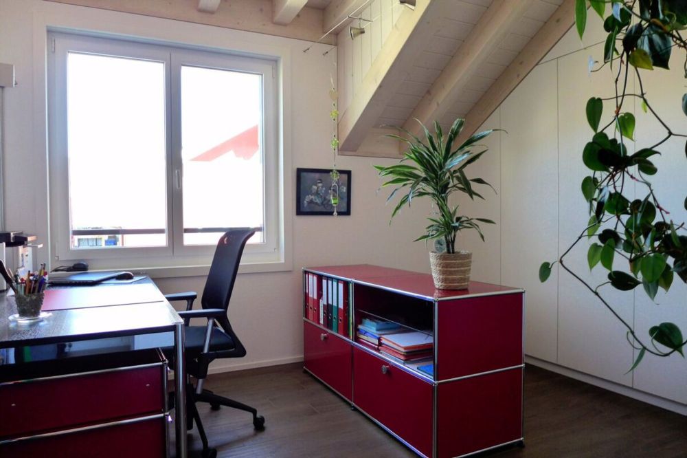 Neuwertige Dachwohnung mit Galerie - Bild 12