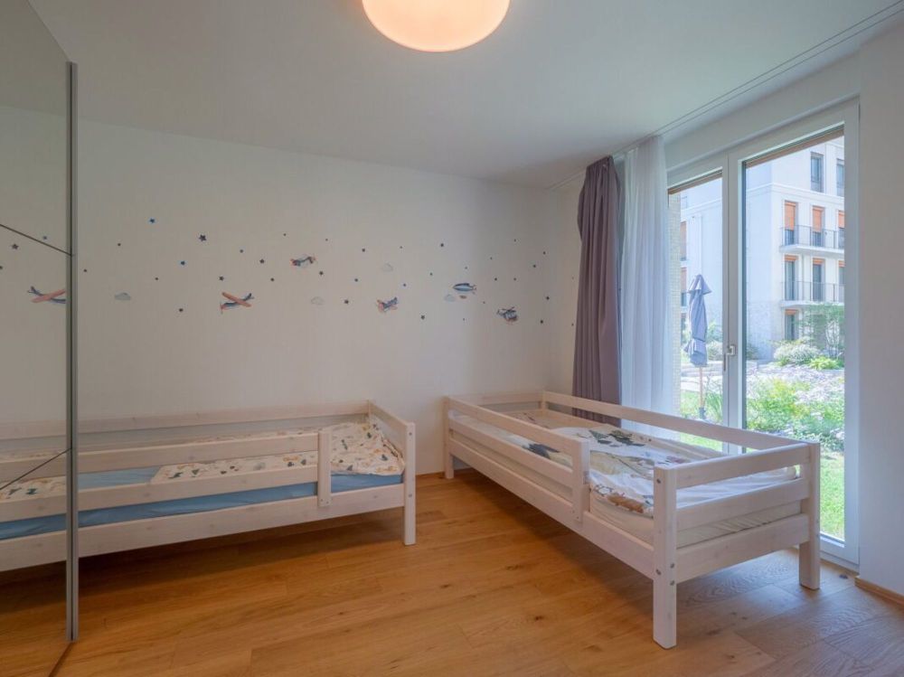 Neuwertige 4.5 Z' Gartenwohnung an zentraler und ruhiger Lage - Bild 7