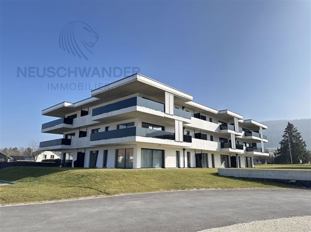 Mit herrlicher Aussicht und in der Nähe von Annehmlichkeiten - Bild 1