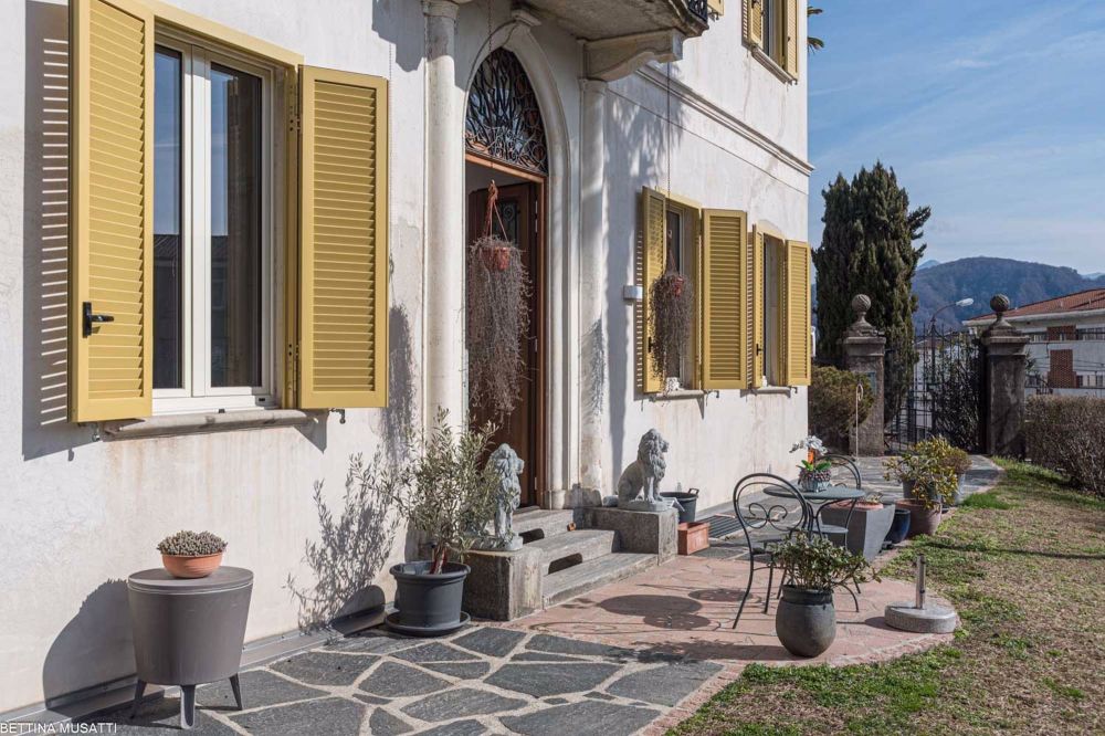 PONTE TRESA – SEEBLICK, ZWEI SCHRITE VOM BAHNHOF UND VON DER GRENZE ZU ITALIEN - Bild 11