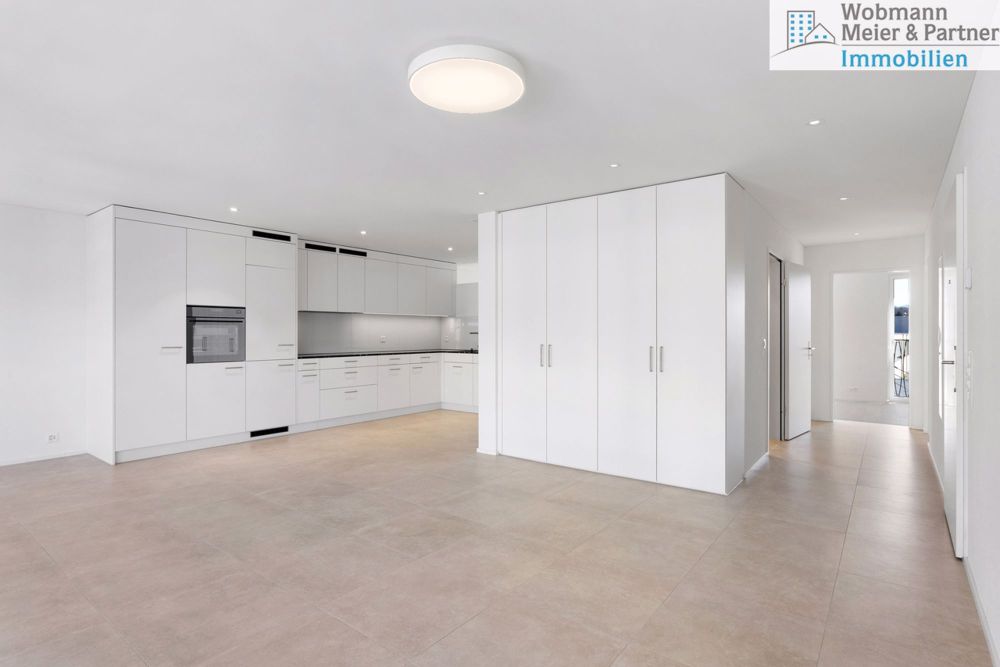 Stilvolle 4.5-Zimmer-Neubauwohnung im "Rütlihof - Eingangsbereich mit Einbauschrank