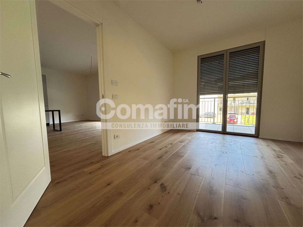 Chiasso : 2.5 locali al 1°P - Moderno con terrazzo - Bild 12