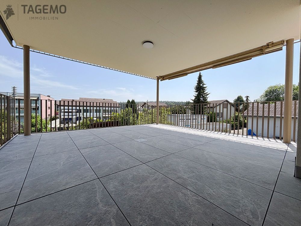 Wohnen mit Stil: helle 3½-Zi-Neubauwohnung mit Balkon & Lift in Glashütten - Bild 2