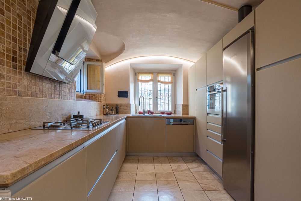 PONTE TRESA – SEEBLICK, ZWEI SCHRITE VOM BAHNHOF UND VON DER GRENZE ZU ITALIEN - Bild 4