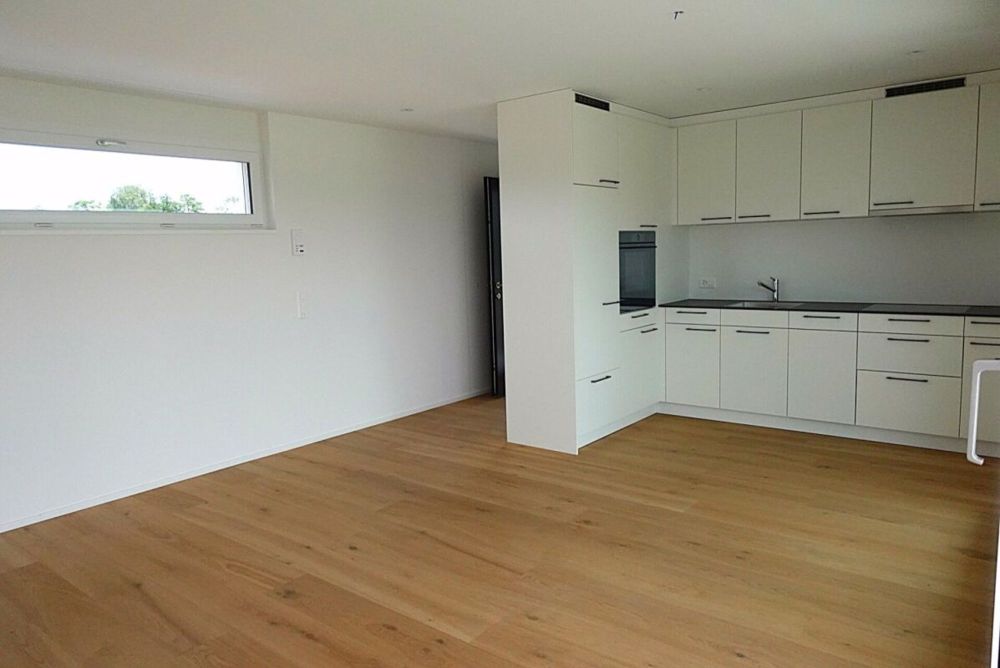 2.5 Zimmer Attikawohnung mit Fernsicht in Derendingen - Wohn-/Essbereich mit hochwertiger Küche