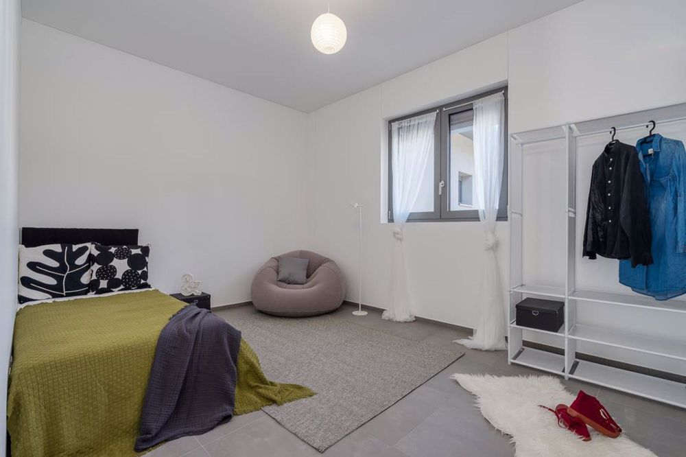 Exklusives Dachgeschoss mit Terrasse und offener Aussicht - Bild 8