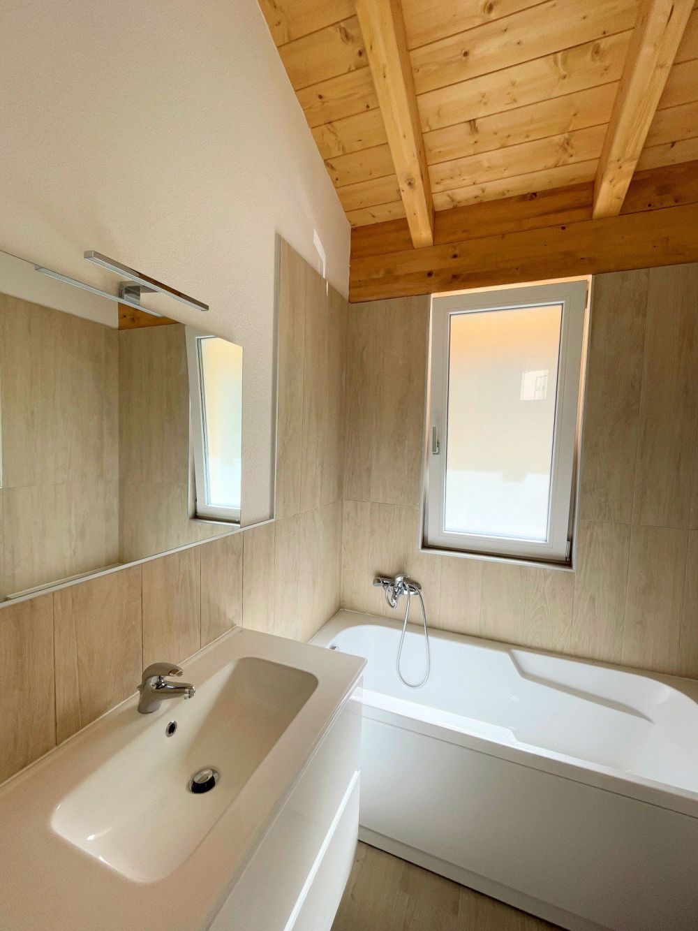 Neue Einfamilienhaus auf einer Ebene mit schönem Garten - Bild 13