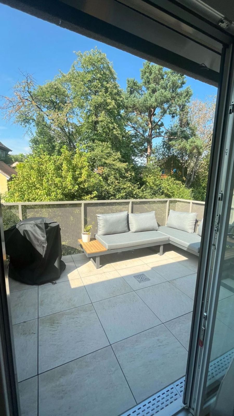 Exklusive 3.5-Zimmer-Attikawohnung mit privater Dachterrasse und ruhiger Lage in Bülach! - Bild 2