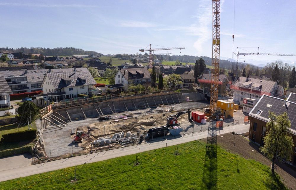 Unverbaubare Weitsicht und Raumhöhe bis 4.40 m - Bild 9