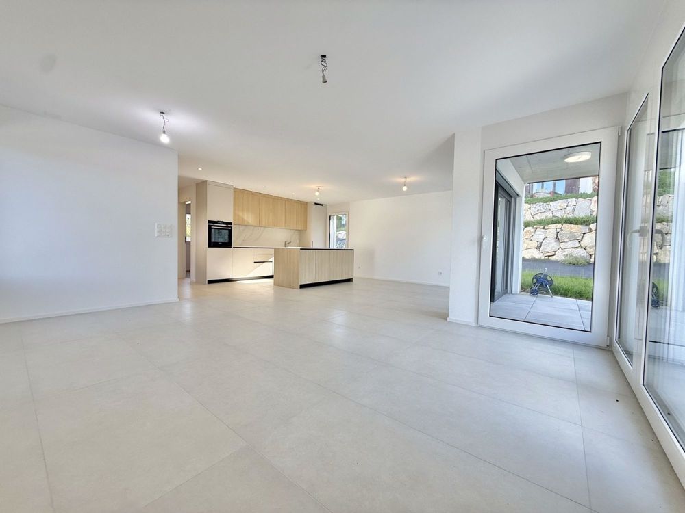 Villa neu und modern mit 2,5 unabhängigen Zimmern, grüner Umgebung - Bild 2