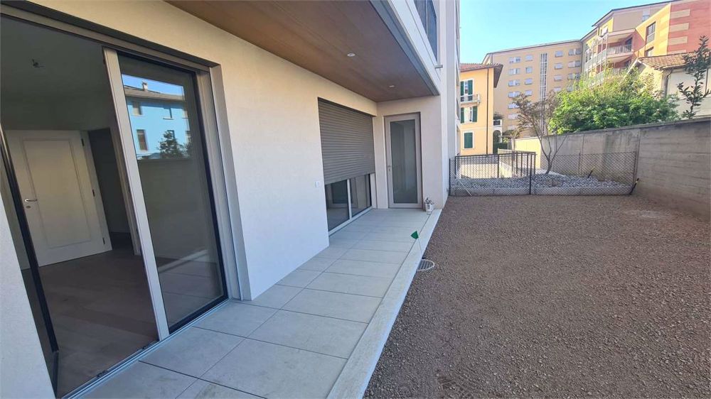 CHIASSO: NUOVO ELEGANTE 2.5 LOC CON AMPIO GIARDINO - Bild 4