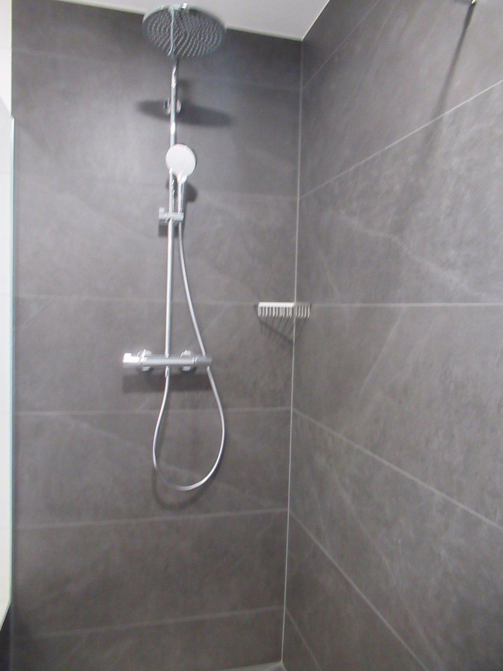 Grosszügige, moderne 3.5 Zimmerwohnung im ländlichen Büsserach, nahe Basel. - Bild 12