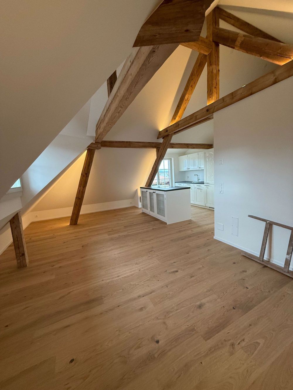 ERSTVERMIETUNG: 3-Zimmerdachwohnung – Vintage-Style trifft auf modernen Komfort - Bild 2