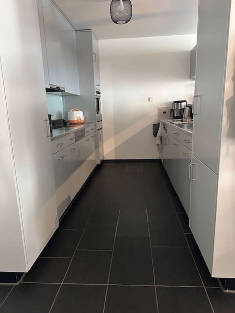 Moderne 2½-Zimmer-Wohnung mit ca. 85?m² und Tiefgaragenplatz – ruhig gelegen in Zürich Oerlikon - Bild 3