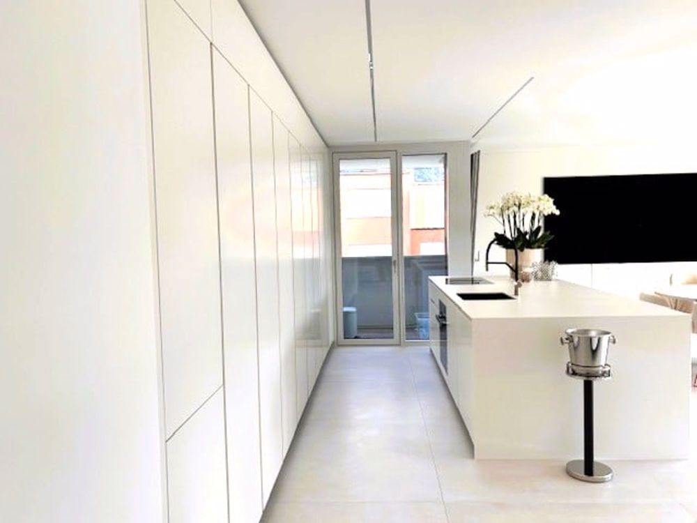 Raffiniertes 4.5-Zimmer-Apartment mit doppeltem Zugang in der Nähe von TASIS - Bild 3