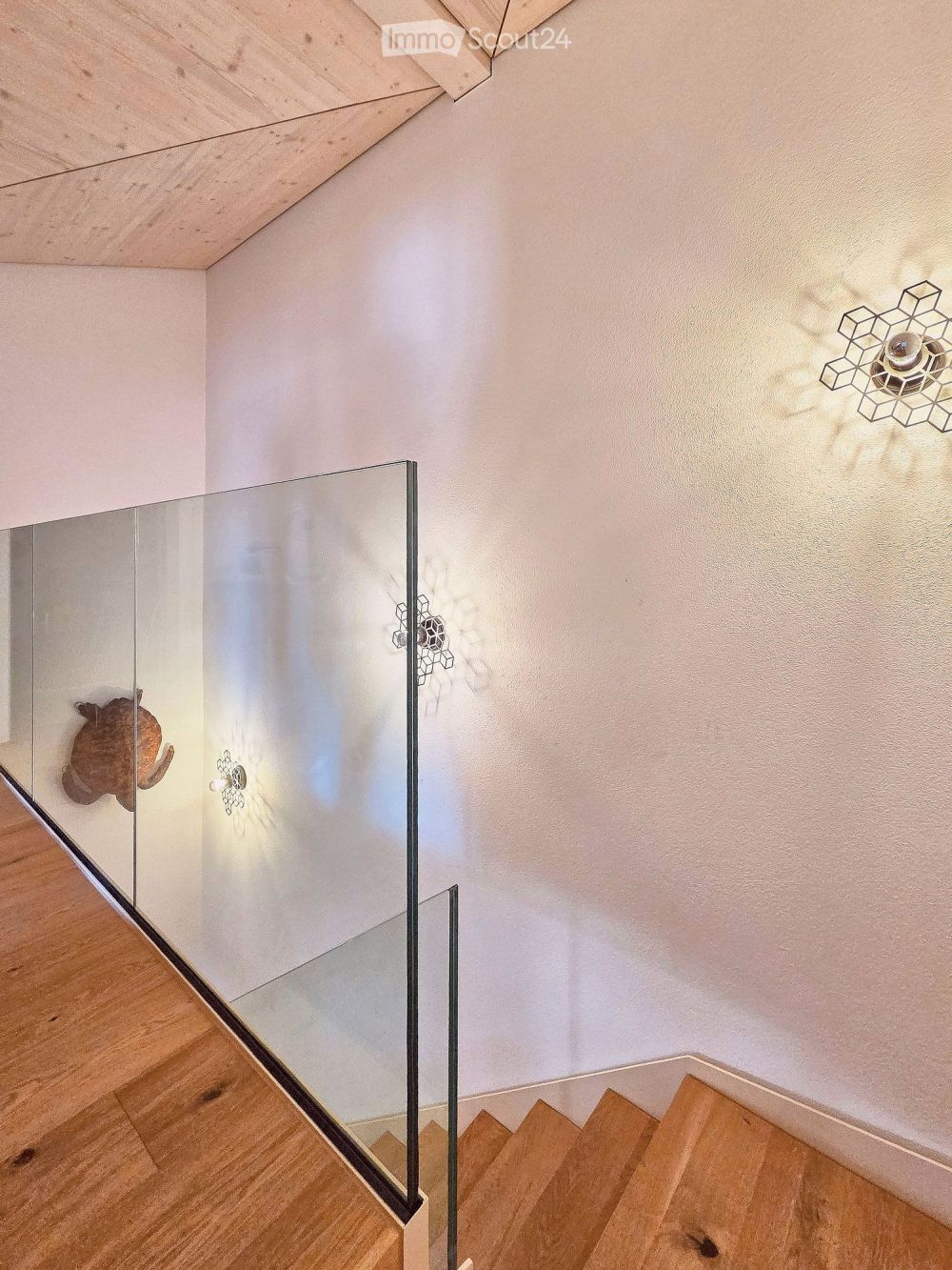 Neubauwohnung in totalsaniertem Bijou - Bild 2