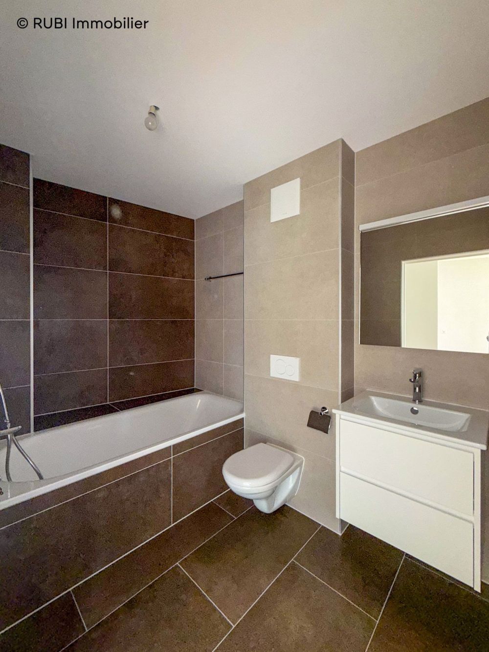 Schönes neues 4.5-Zimmer-Apartment mit großer Terrasse - Bild 5