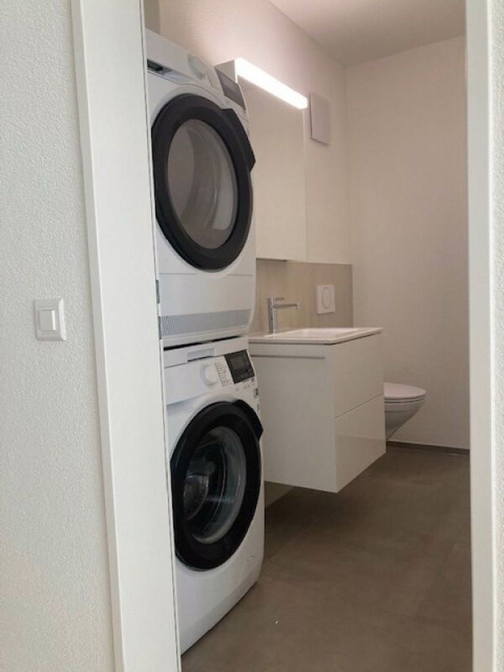 Grosszügige, helle 4.5 Zimmer-Eigentumswohnung Maisonette mit Mietverhältnis - Bild 8