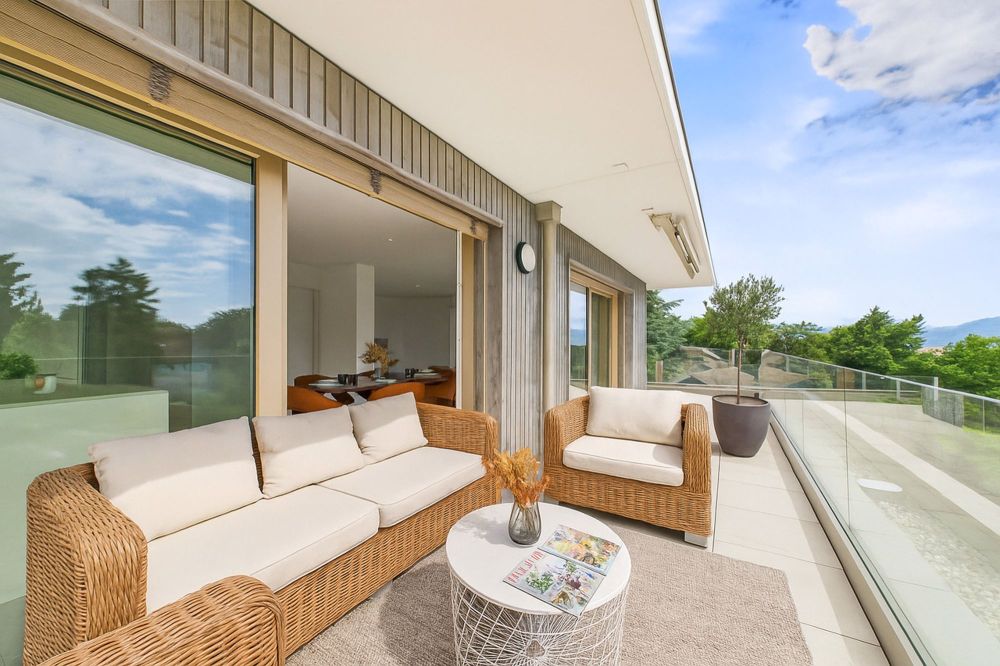 Großes Durchgangsduplex - Verfügbar sofort - NEU - Terrasse