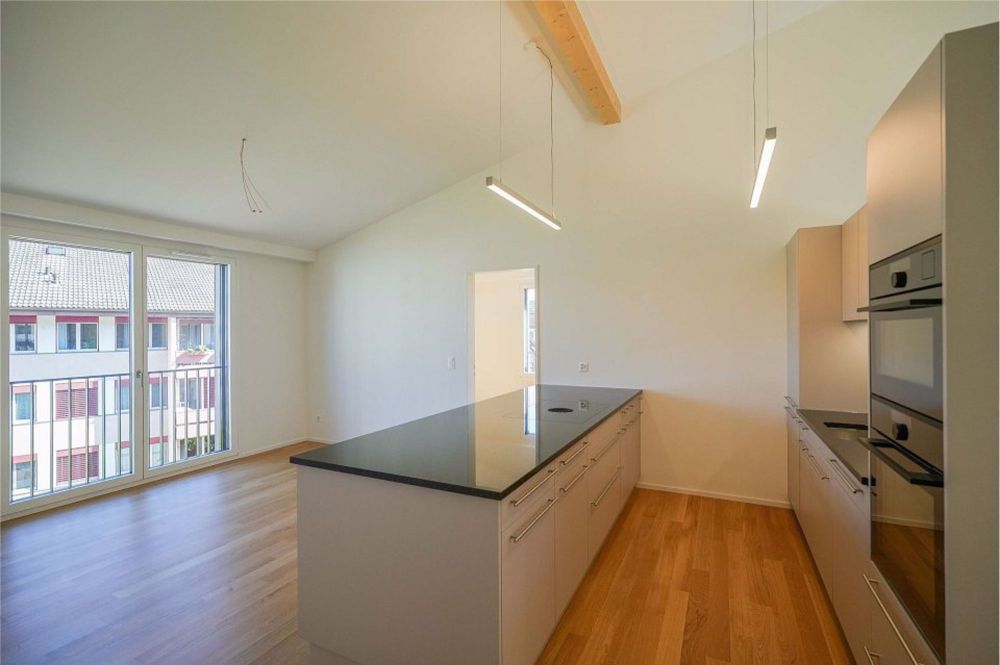 Nachhaltig + zentral wohnen: Noch eine bezugsbereite 4.5 Zimmer-Dachwohnung - Bild 9