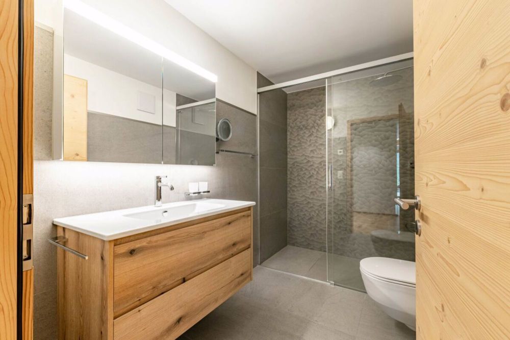 Top moderne 3.5-Zimmer-Erstwohnung im Neubauchalet Grintil - Bild 6