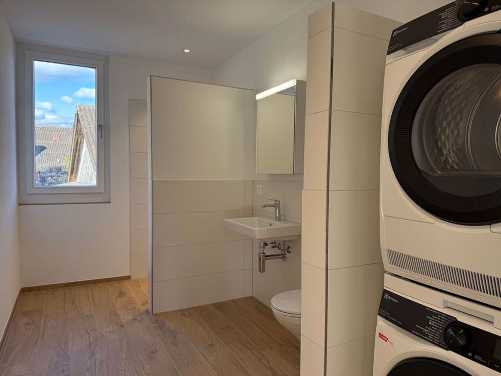 Bezugsbereite und grosszügige Eigentumswohnung - Badezimmer DU