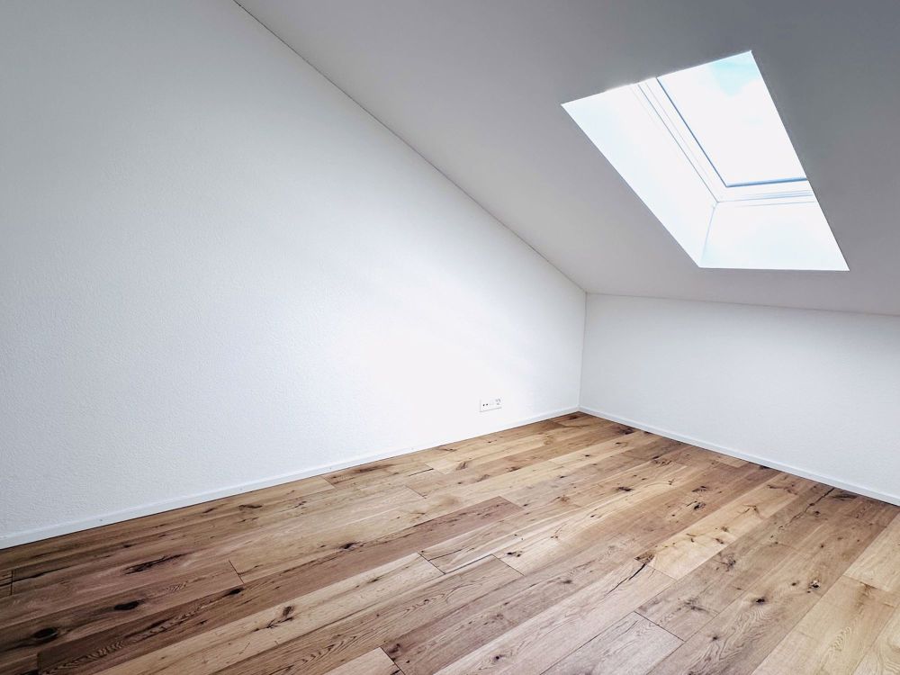 Einzigartige Gelegenheit: Stilvolle 4.5-Zimmer-Dachgeschosswohnung in Heiden AR - Zimmer