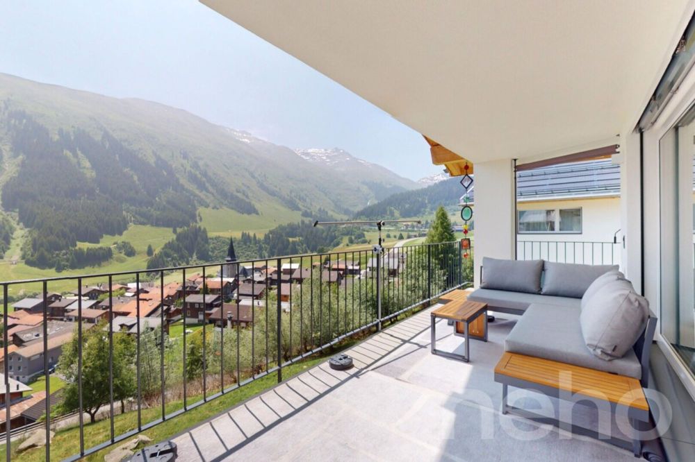 Moderne 3.5-Zimmer-Dachwohnung mit atemberaubender Aussicht in Rueras - Bild 4