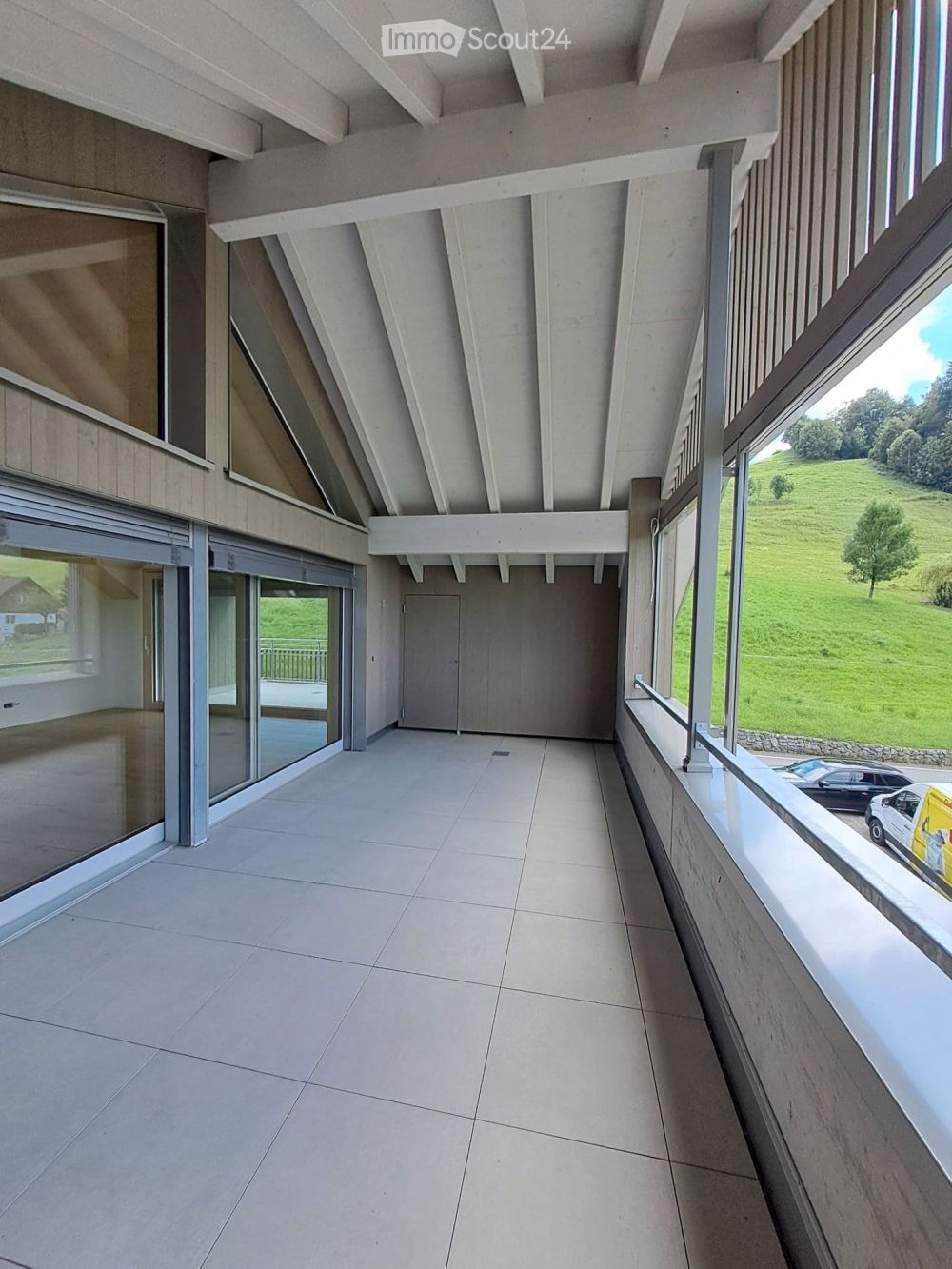 Moderne 5.5-Zimmer-Dachwohnung mit Panoramablick in Schwellbrunn - Bild 8